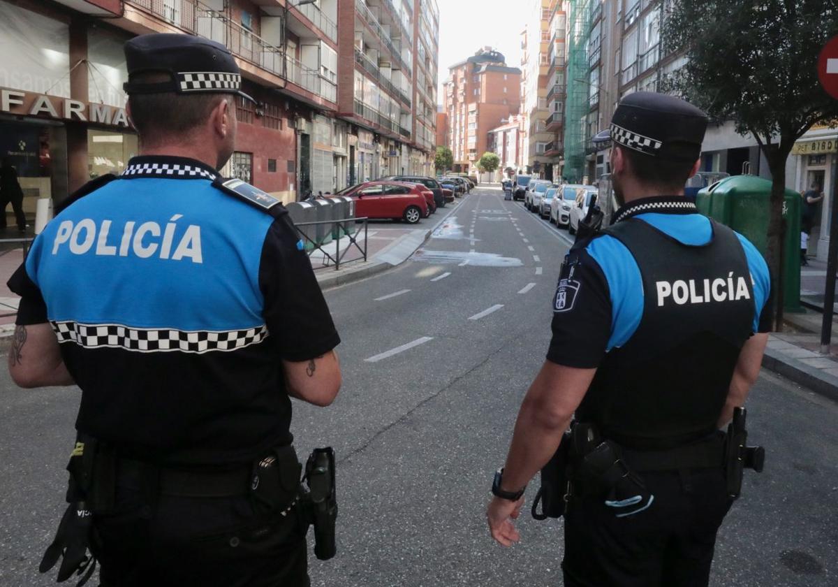 Policías municipales de Valladolid, en una imagen de archivo.