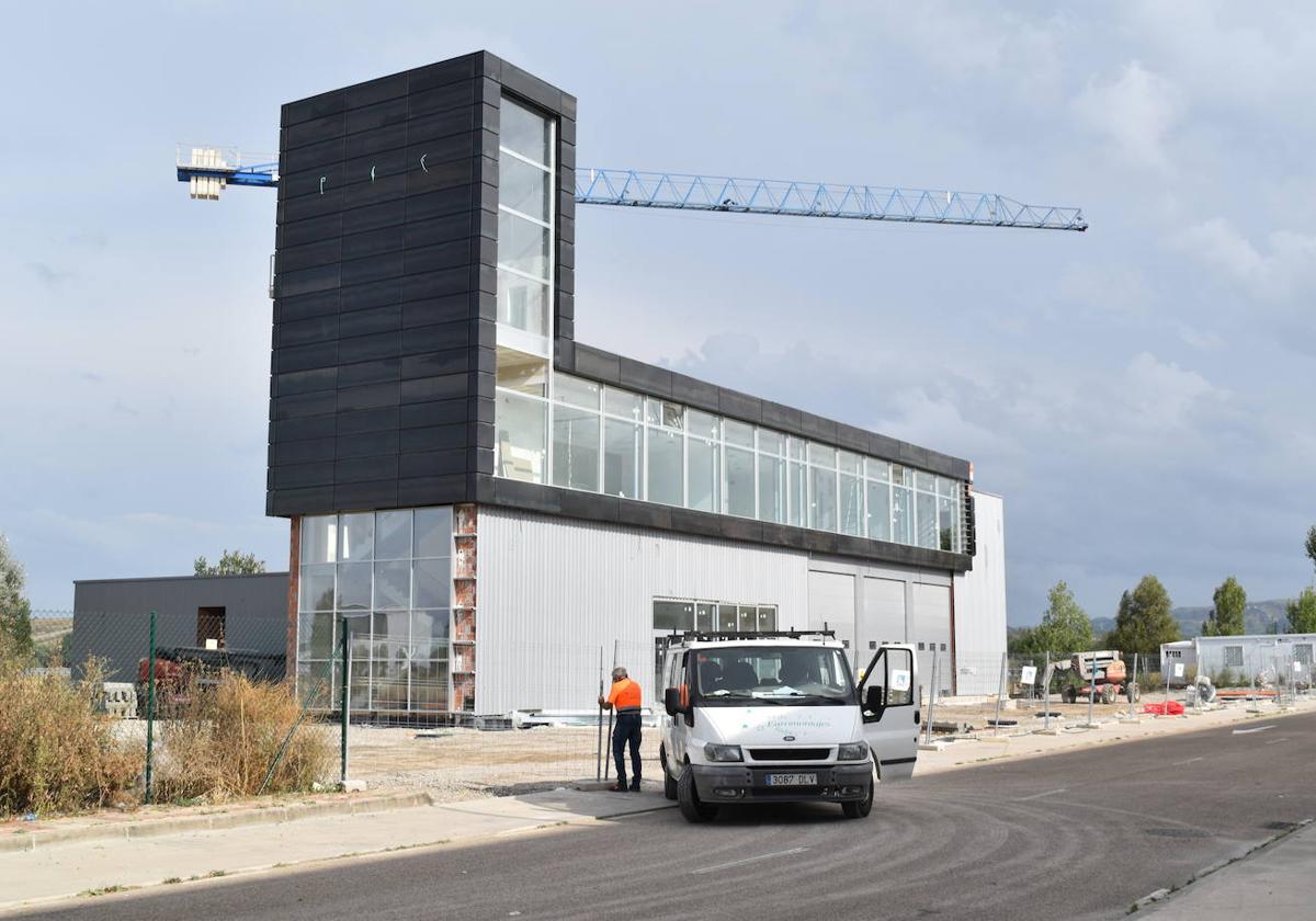 Nuevo parque de bomberos de Aguilar, en construcción.