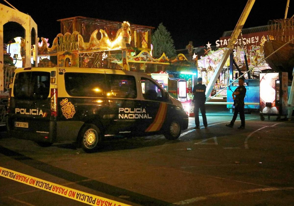 La Policía Nacional en el lugar del tiroteo en el recinto ferial de Palencia.
