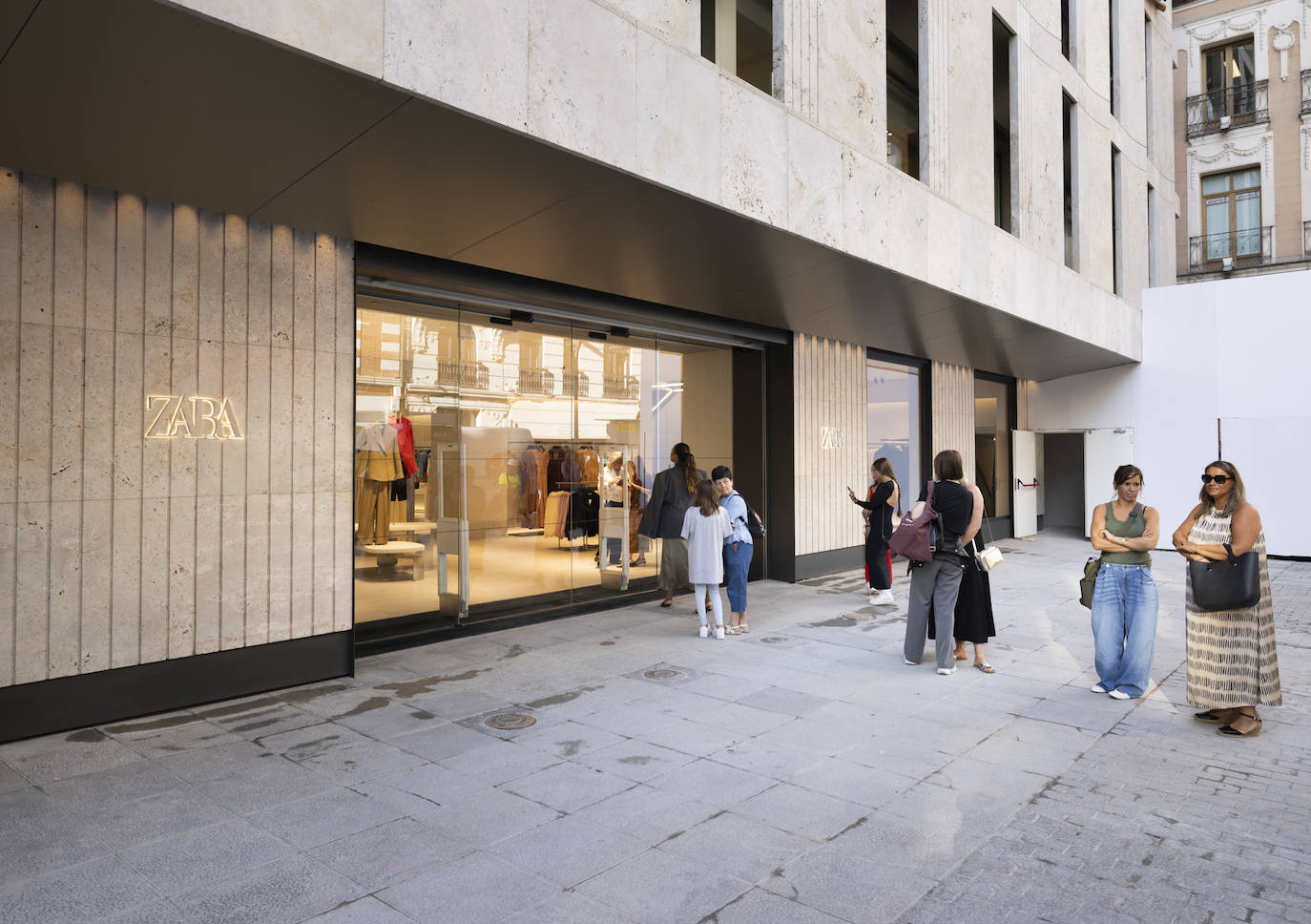 Las imágenes de la apertura de la nueva tienda de Zara en Valladolid