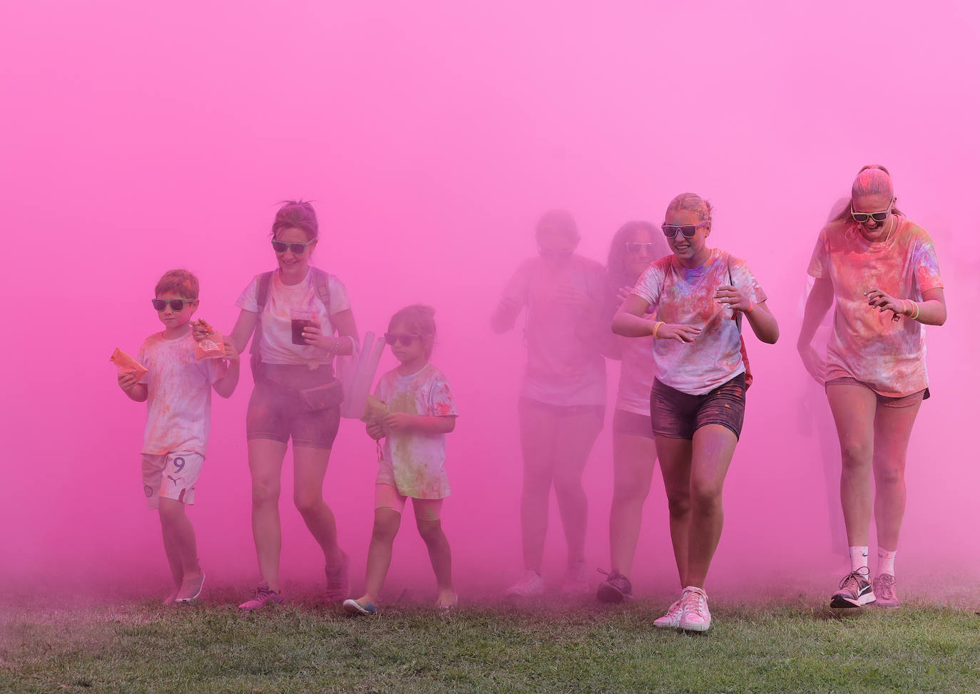 La Holi San Antolín tiñe el Sotillo de colores