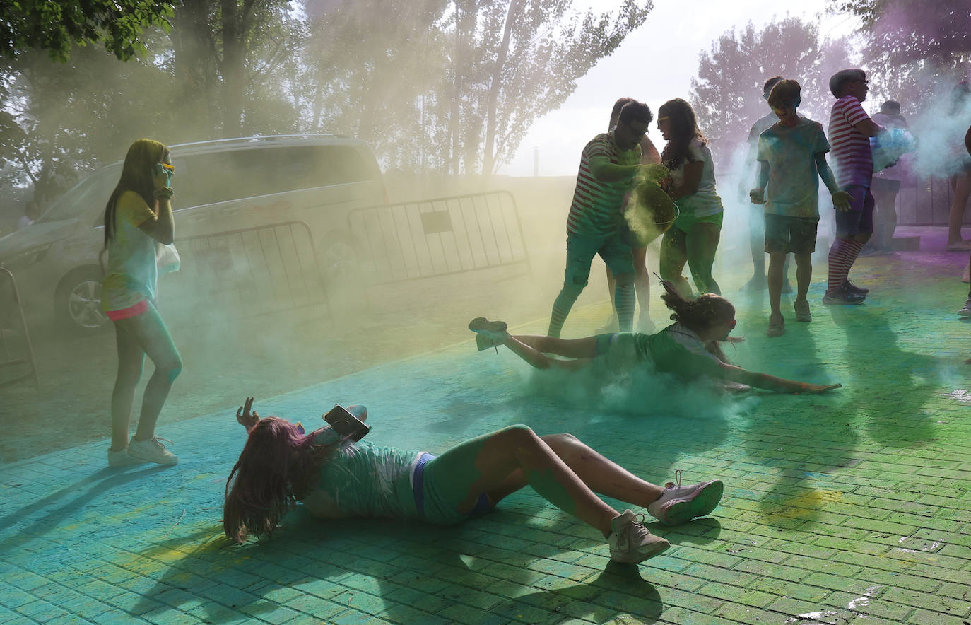 La Holi San Antolín tiñe el Sotillo de colores