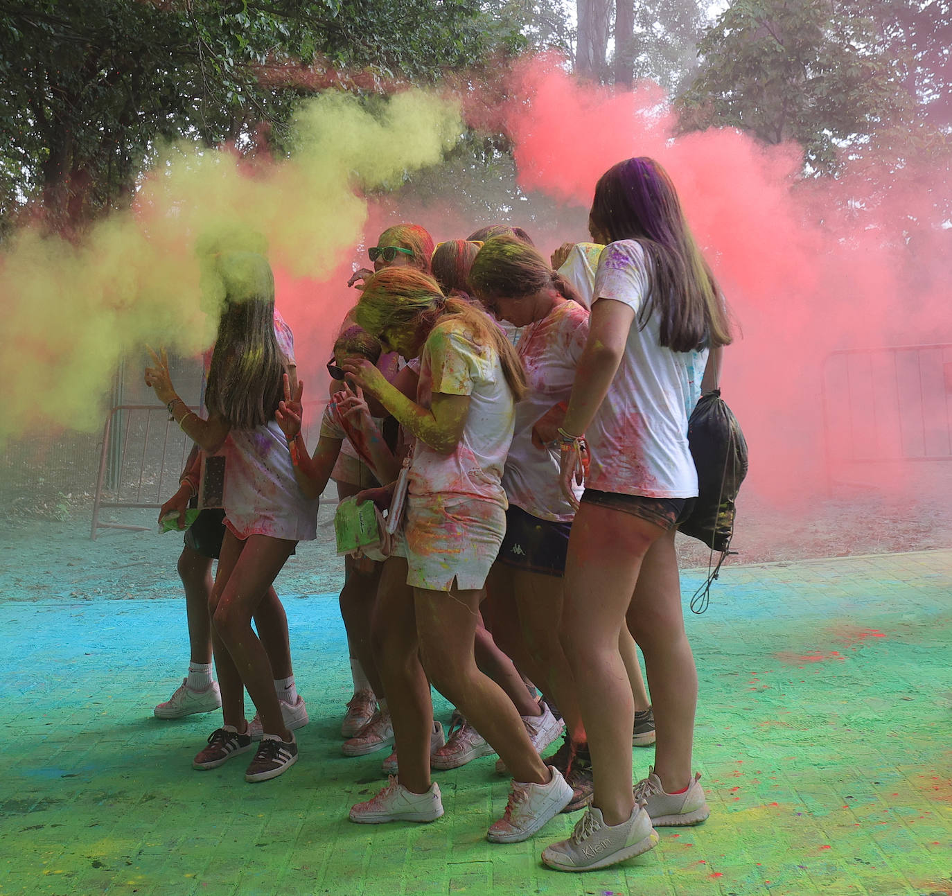 La Holi San Antolín tiñe el Sotillo de colores