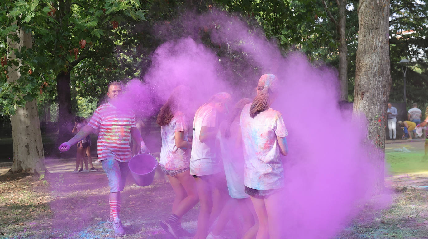 La Holi San Antolín tiñe el Sotillo de colores