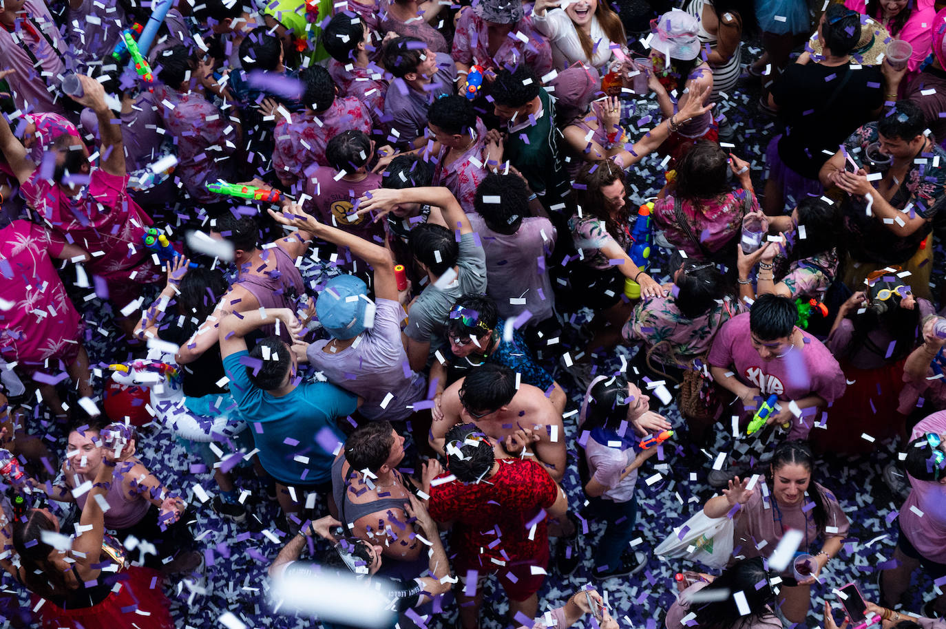 El desfile de peñas de las Fiestas de Valladolid 2024, en imágenes