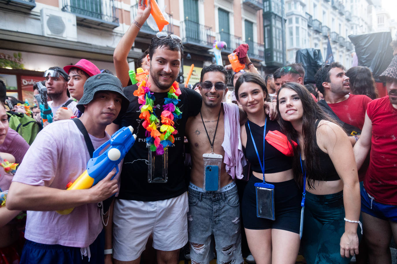 El desfile de peñas de las Fiestas de Valladolid 2024, en imágenes