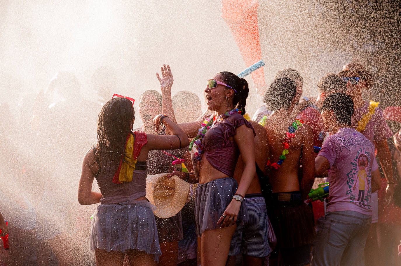 El desfile de peñas de las Fiestas de Valladolid 2024, en imágenes