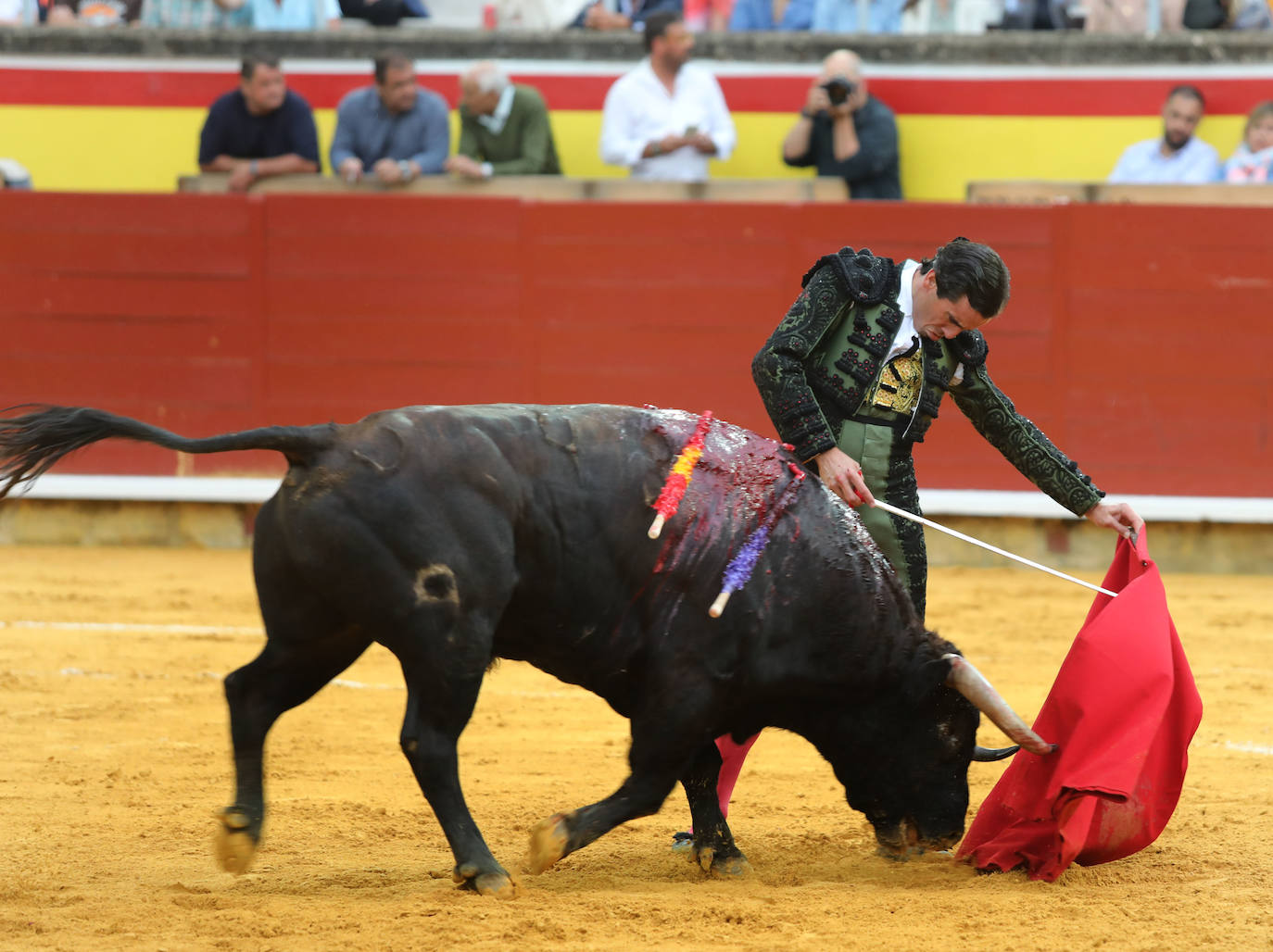 La lluvia no impide a Morante reconciliarse con Palencia