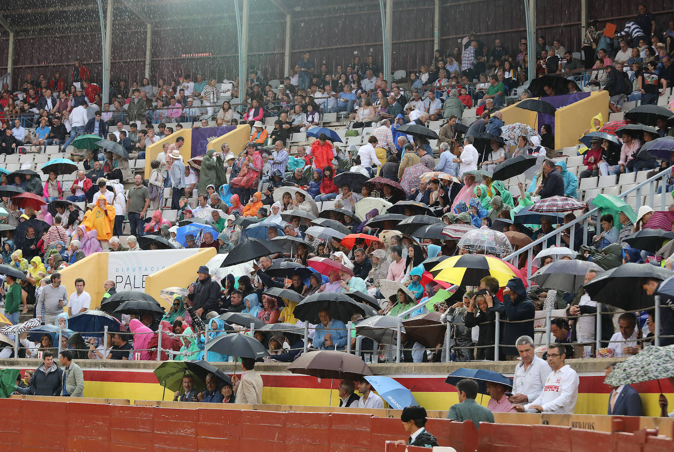 La lluvia no impide a Morante reconciliarse con Palencia