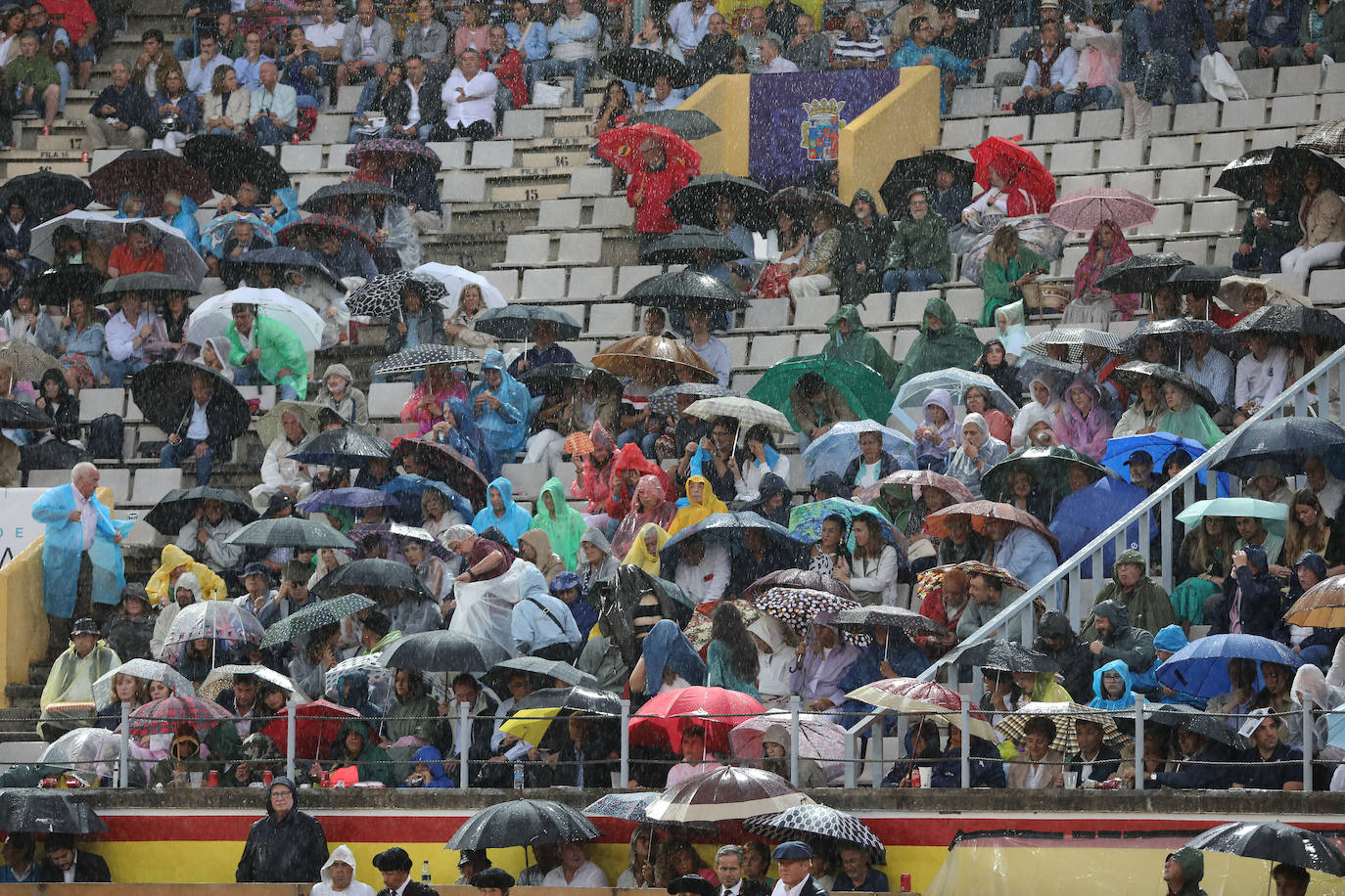 La lluvia no impide a Morante reconciliarse con Palencia