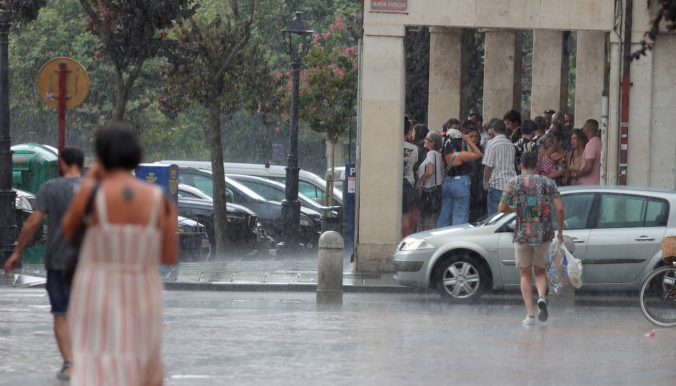 La lluvia rompe las ganas de vermú