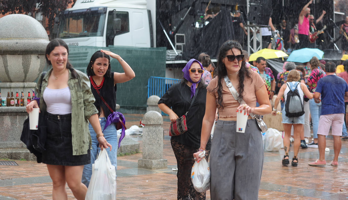 La lluvia rompe las ganas de vermú