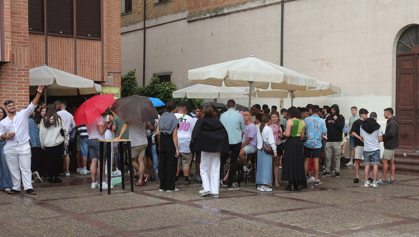 La lluvia rompe las ganas de vermú