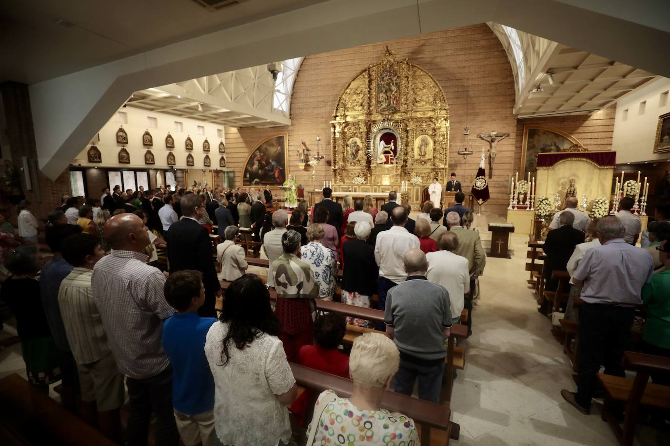 La ofrenda floral a la patrona de ciudad, en imágenes