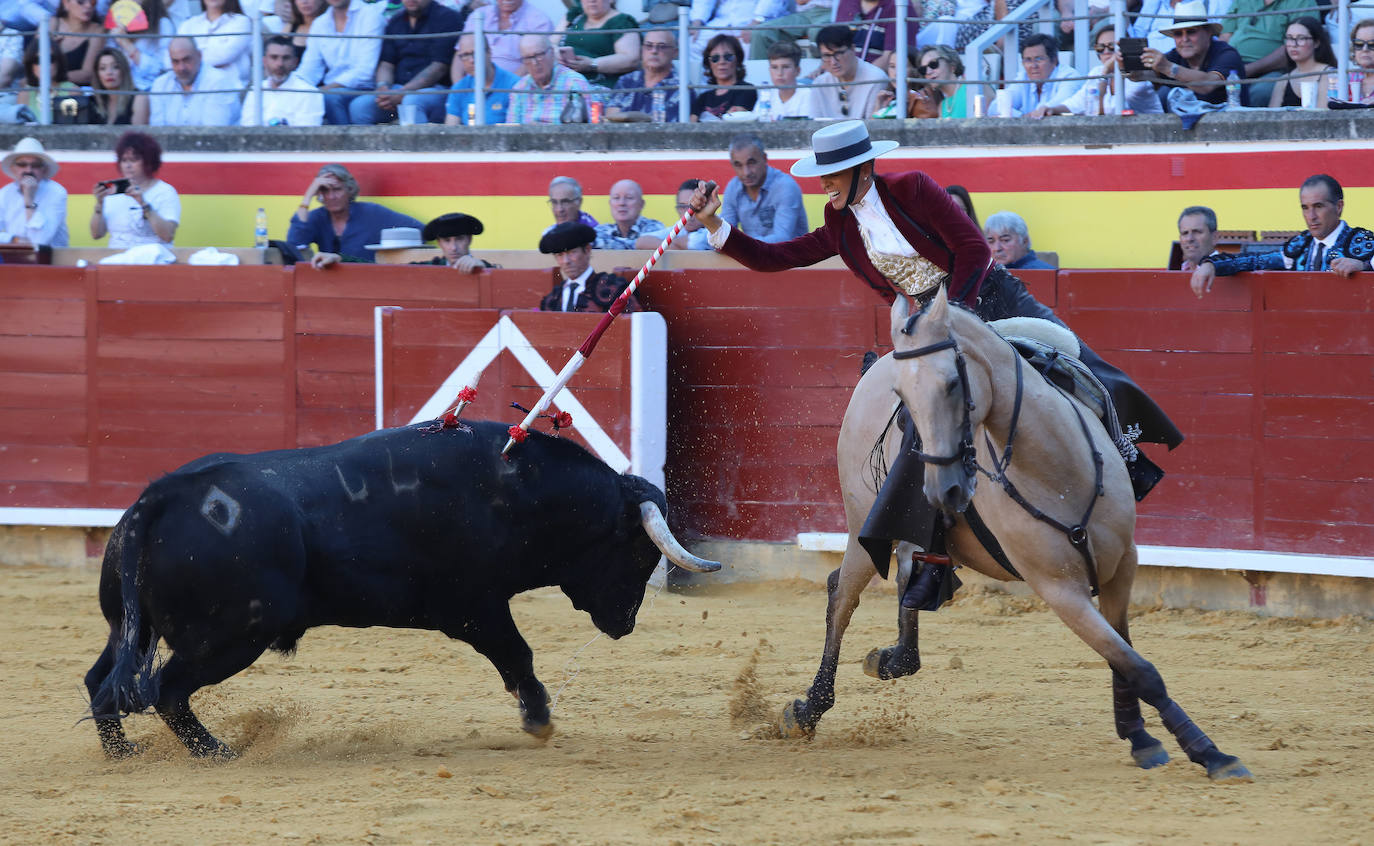 Triunfo del rejoneo en San Antolín