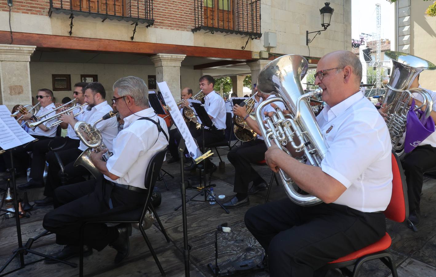 Concierto extraordinario de la Banda de Música en la plaza de San Francisco