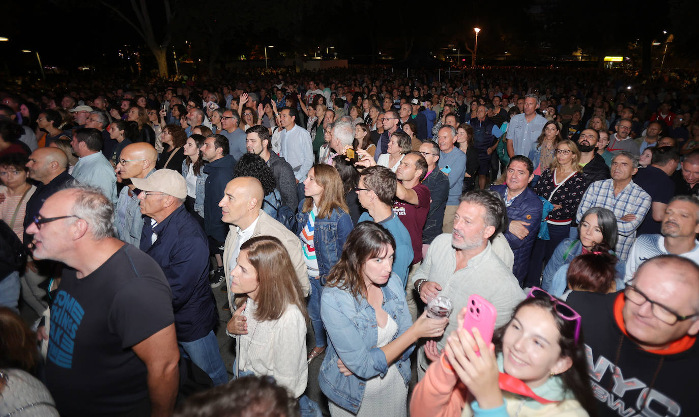 Así ha sido el concierto de Coque Malla en San Antolín