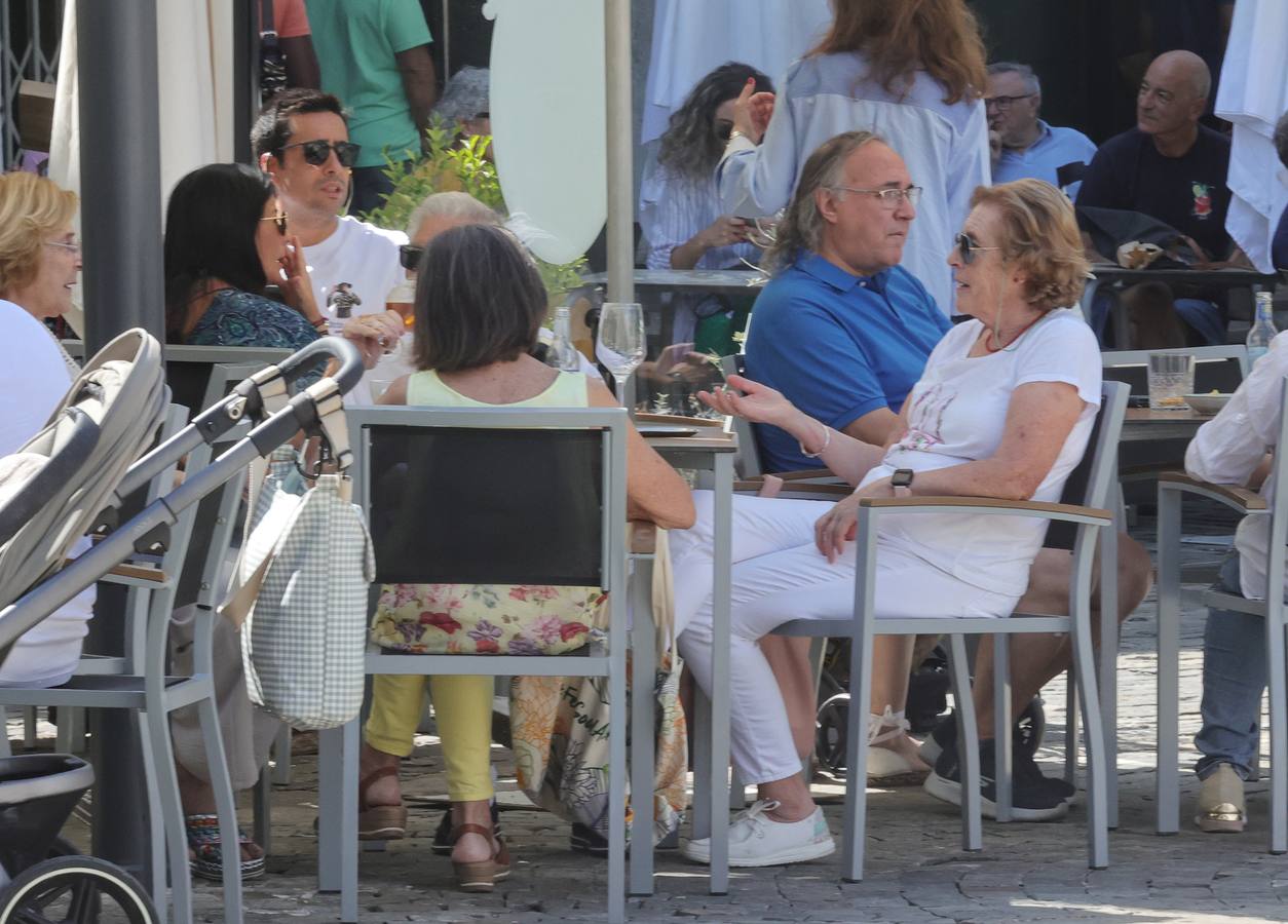 Los palentinos disfrutan de la hostelería en San Antolín