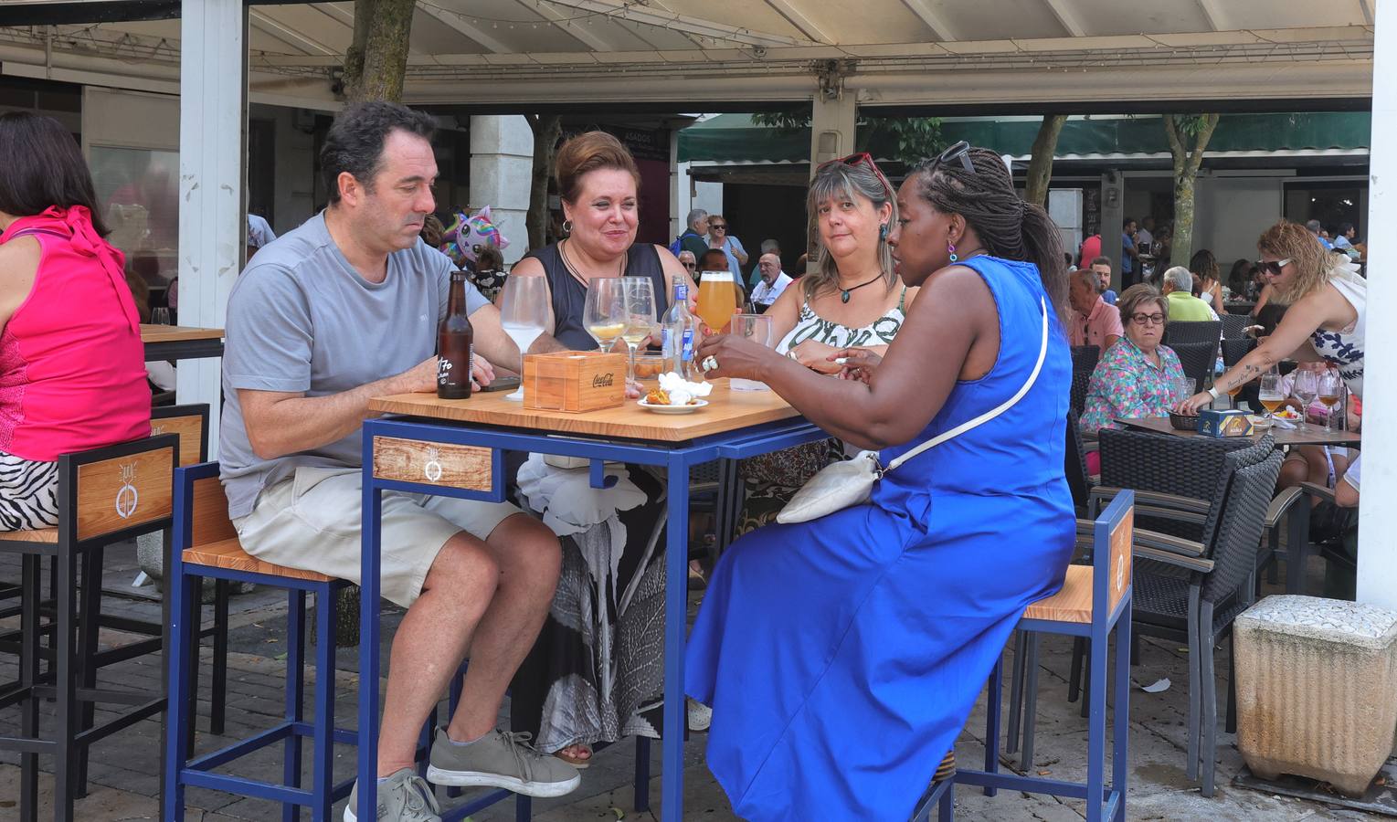 Los palentinos disfrutan de la hostelería en San Antolín