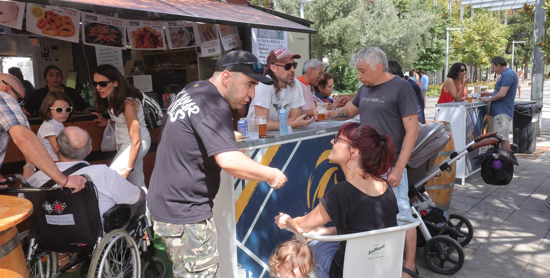 Los palentinos disfrutan de la hostelería en San Antolín