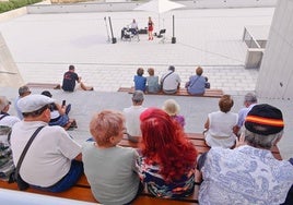 Espectáculo musical en el Centro de Día de Parquesol