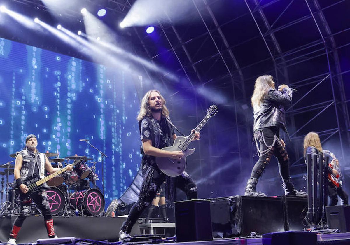 Las imágenes del concierto de Mägo de Oz en la Plaza Mayor