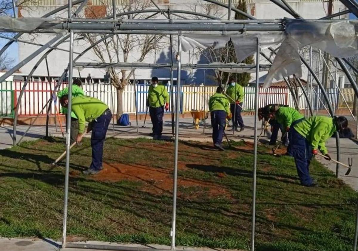 Realización de los talleres en el programa de formación promovido por el Ayuntamiento de Doñinos.