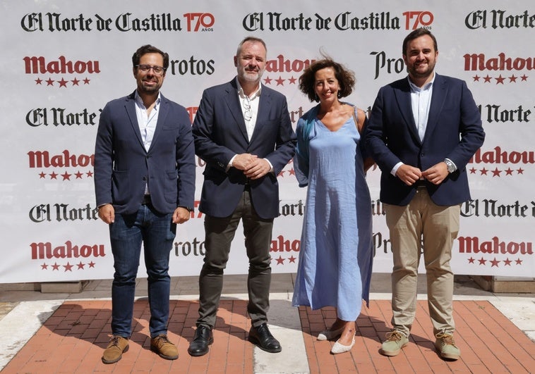 Eduardo Carazo (diputado nacional por el PP), Ángel Ortiz (director de El Norte de Castilla), Mercedes Cantalapiedra (diputado nacional por el PP) y José Ángel Alonso (senador por el PP).