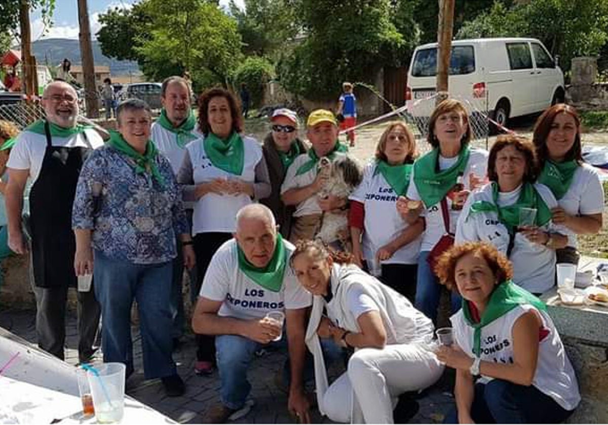 La peña 'Los Ceponeros' darán el pistoletazo de salida a unos animados festejos