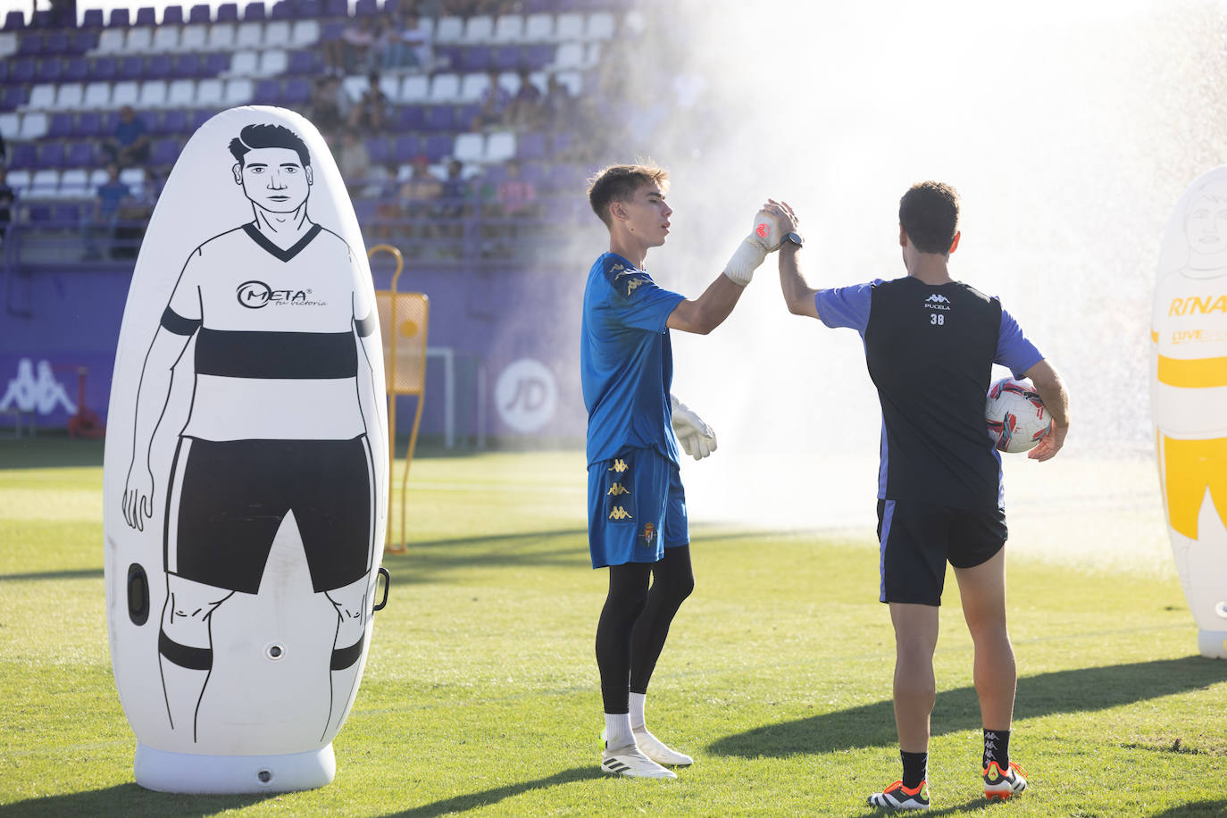 Las imágenes del entrenamiento del Real Valladolid a puerta abierta