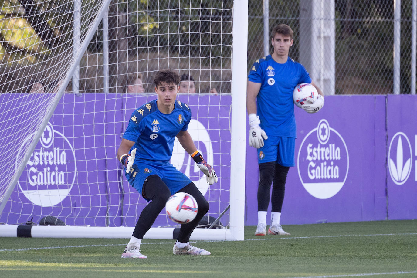 Las imágenes del entrenamiento del Real Valladolid a puerta abierta