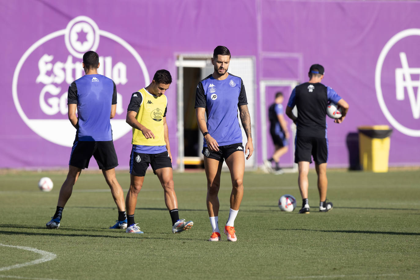 Las imágenes del entrenamiento del Real Valladolid a puerta abierta