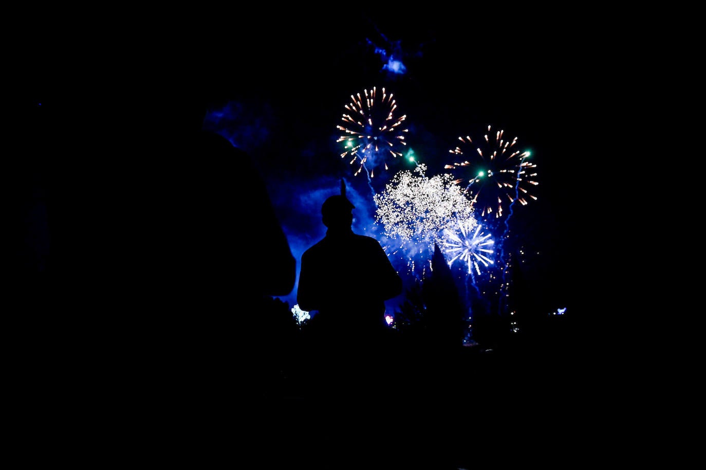 El cuarto día consecutivo de fuegos artificiales, en imágenes