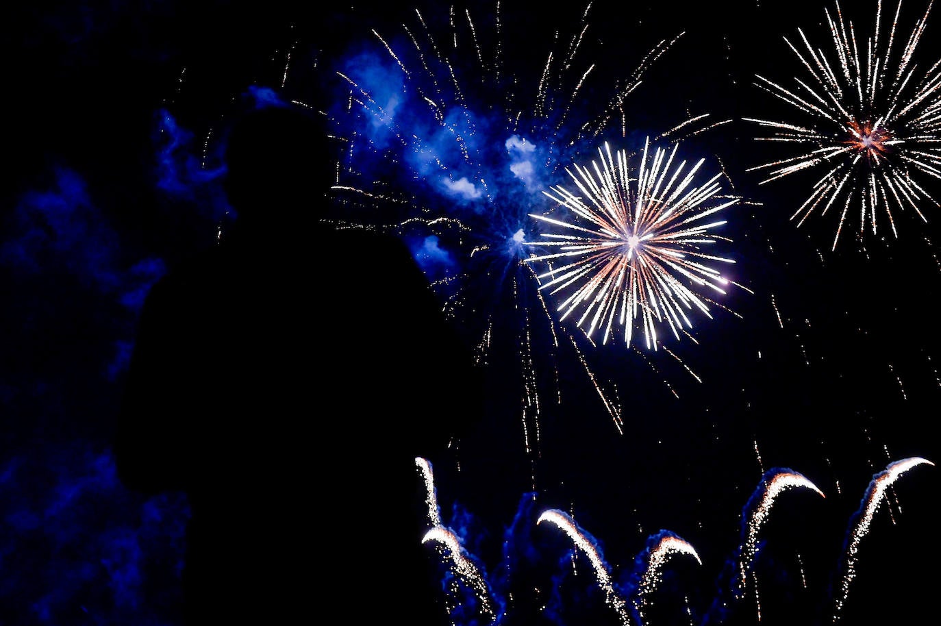 El cuarto día consecutivo de fuegos artificiales, en imágenes