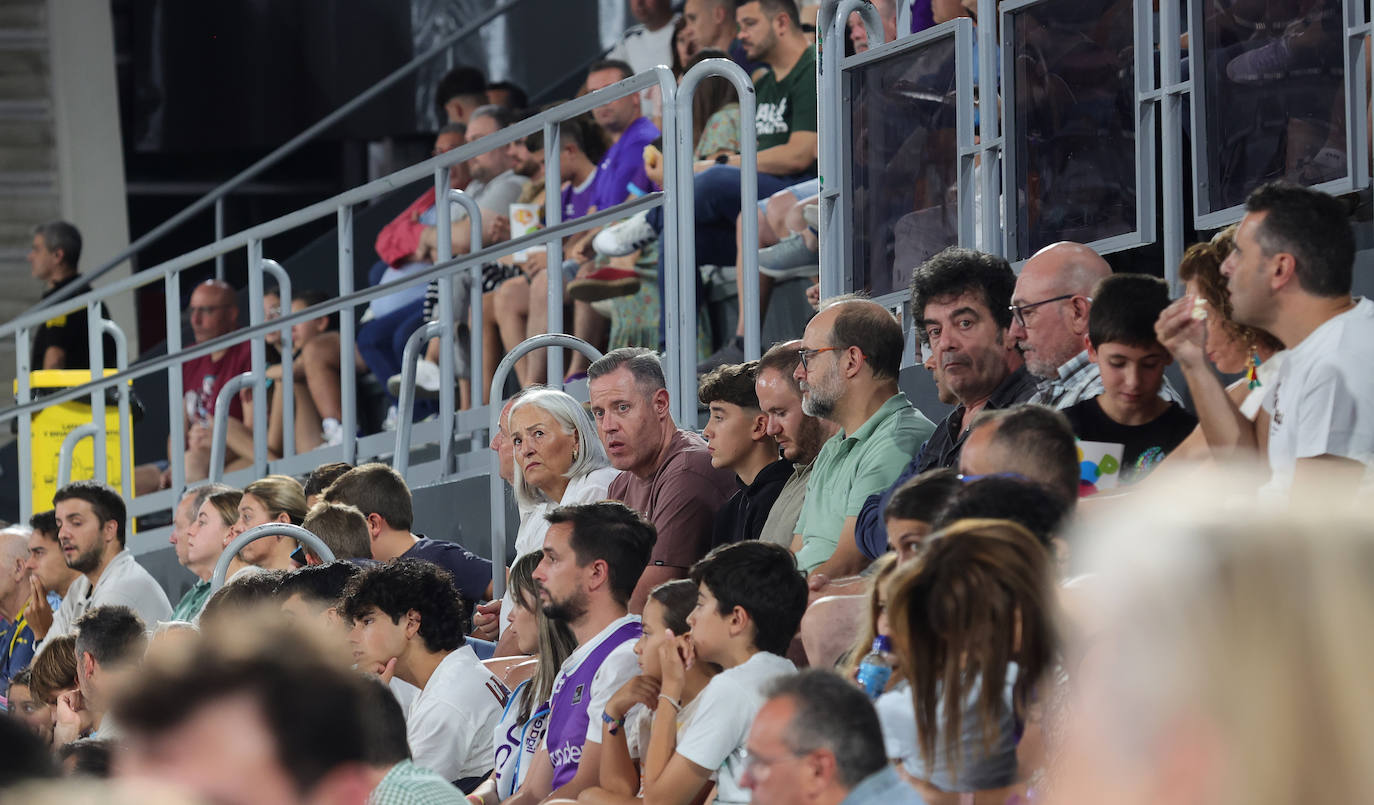 Búscate en las gradas del Pabellón en el Palencia Baloncesto-Petro de Luanda