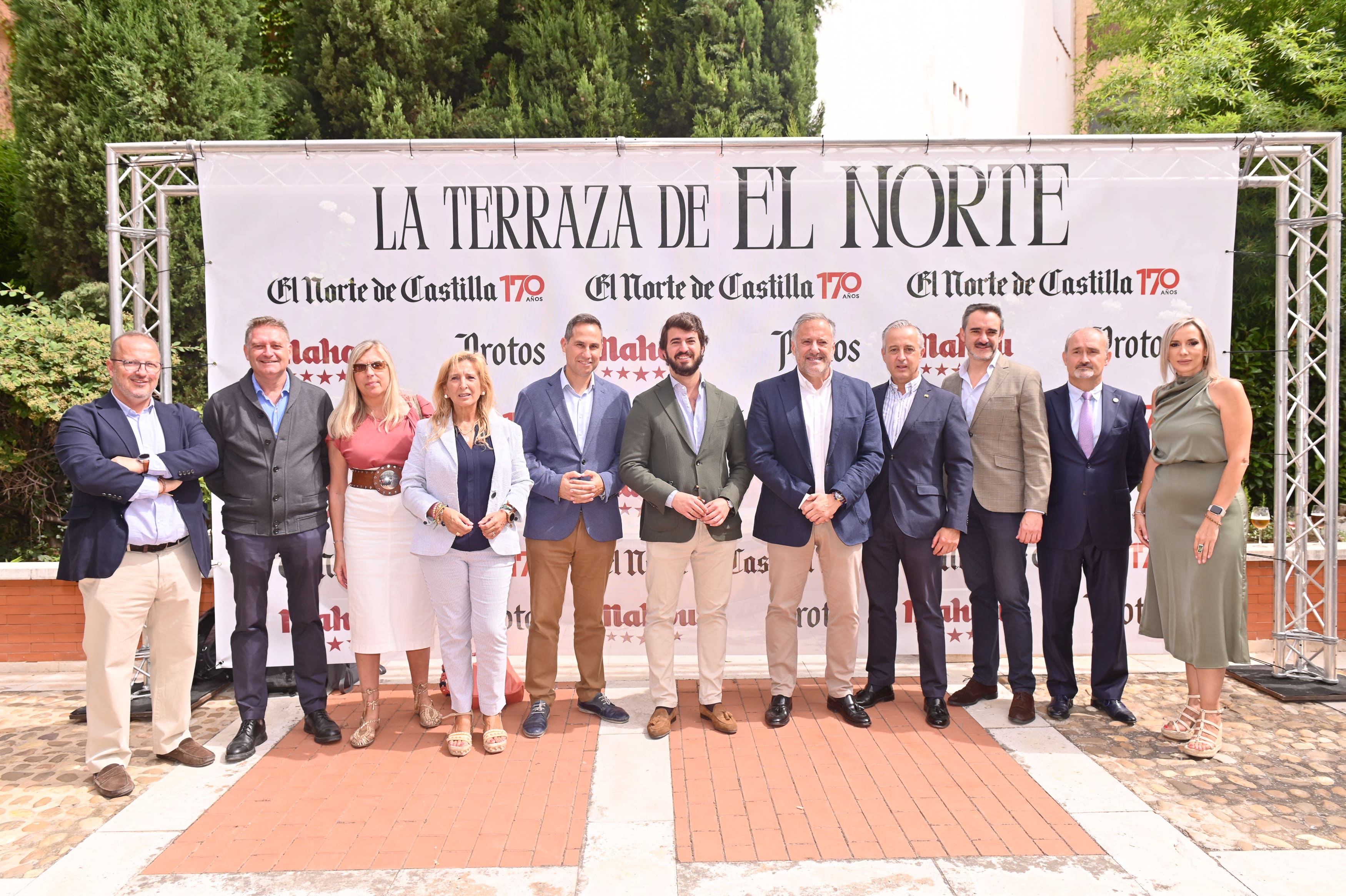 Representantes de VOX en las Cortes de Castilla y León, con Juan García-Gallardo,  Carlos Pollán y Pablo Sáez a la cabeza.