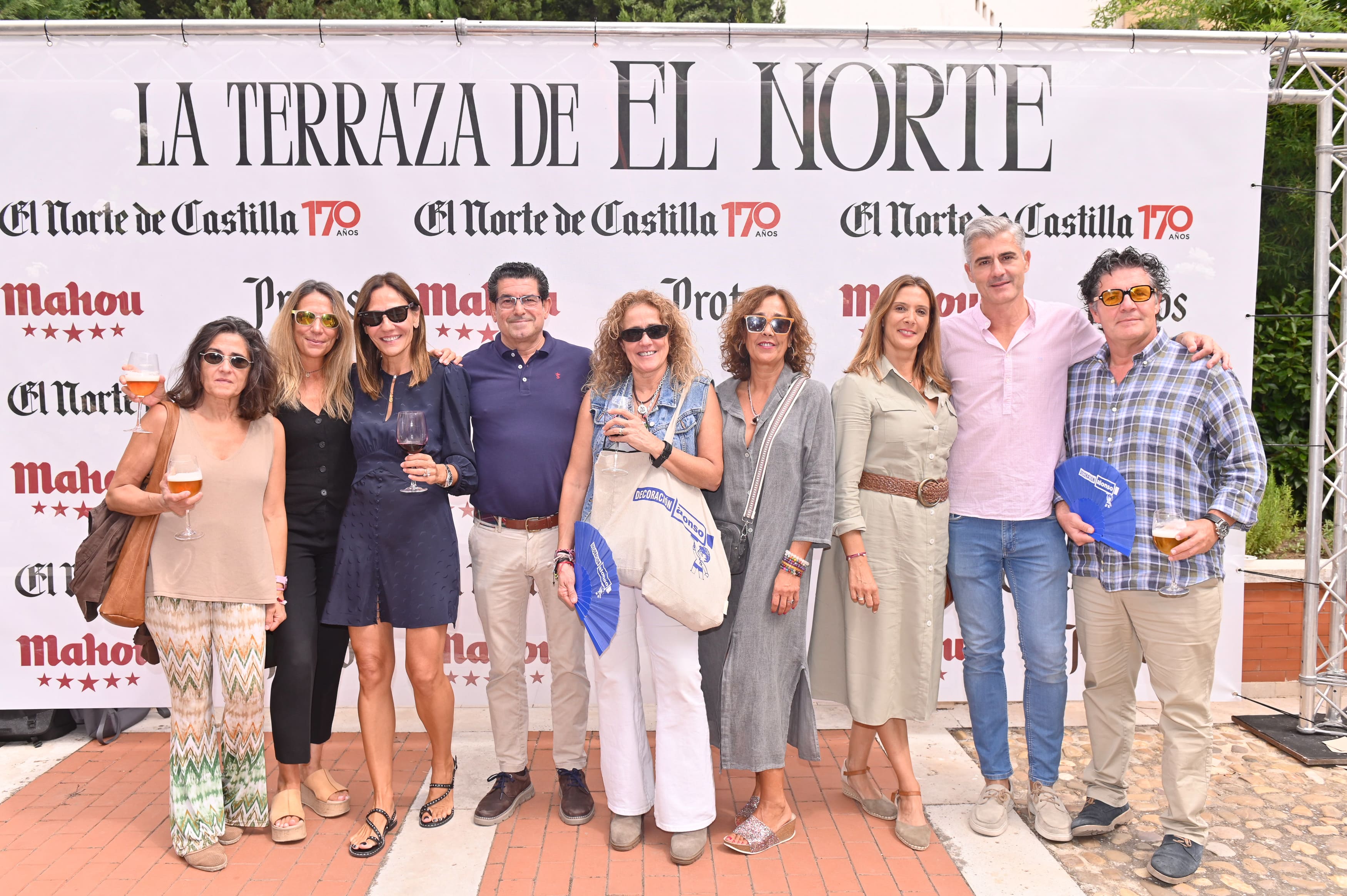 Marina Alonso (Decoración Alonso), Silvia Sánchez (B. Travel), Natalia Averturo (Asesoría Averturo), José Miguel Núñez (JMA Gestión de Inmuebles), Purificación Alonso (Decoración Alonso), Isabel Zaloña (Signify), Silvia Calvo (Decoración Alonso), José Alonso y José Manuel Ayesta.