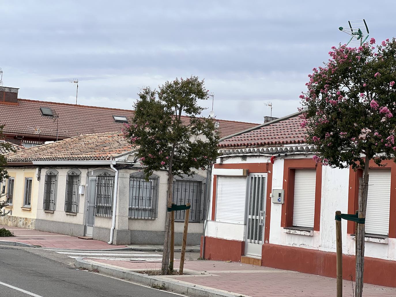 Un recorrido en imágenes por la Overuela, un arrabal en plena expansión