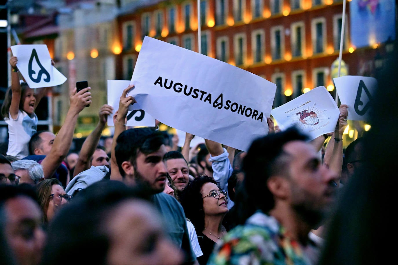 El concierto de Augusta Sonora en la Plaza Mayor, en imágenes