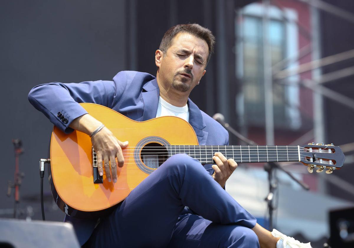 Las imágenes del concierto del guitarrista flamenco Raúl Olivar
