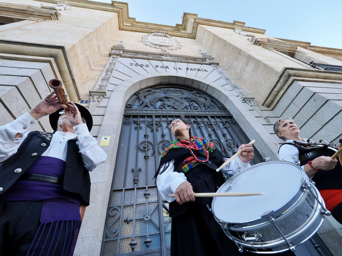 El centro de Valladolid se llena de música y folklore