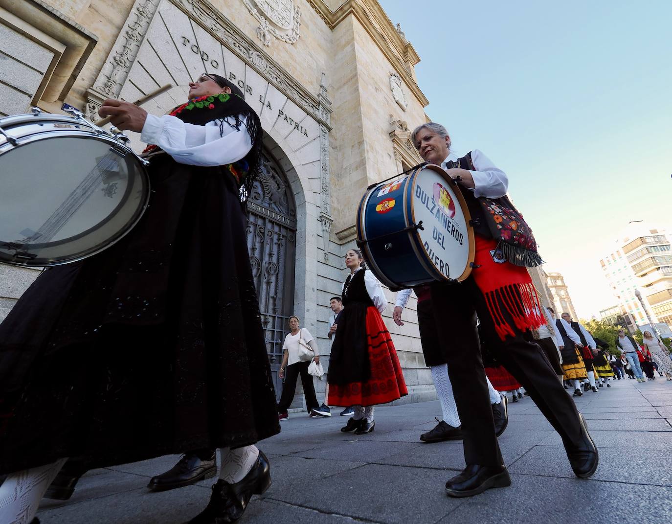 El centro de Valladolid se llena de música y folklore