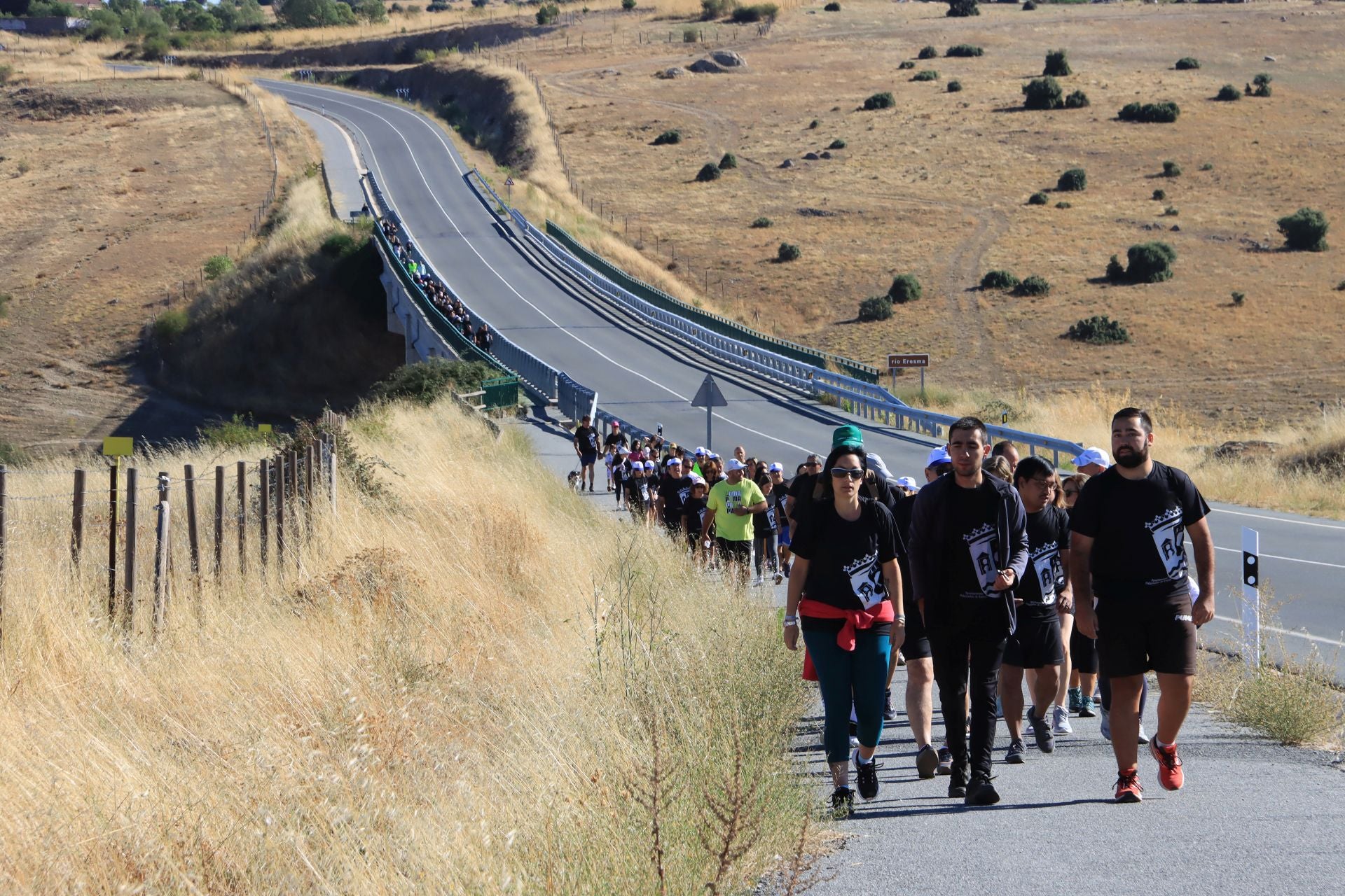 Fotografías de la marcha vecinal en Palazuelos de Eresma