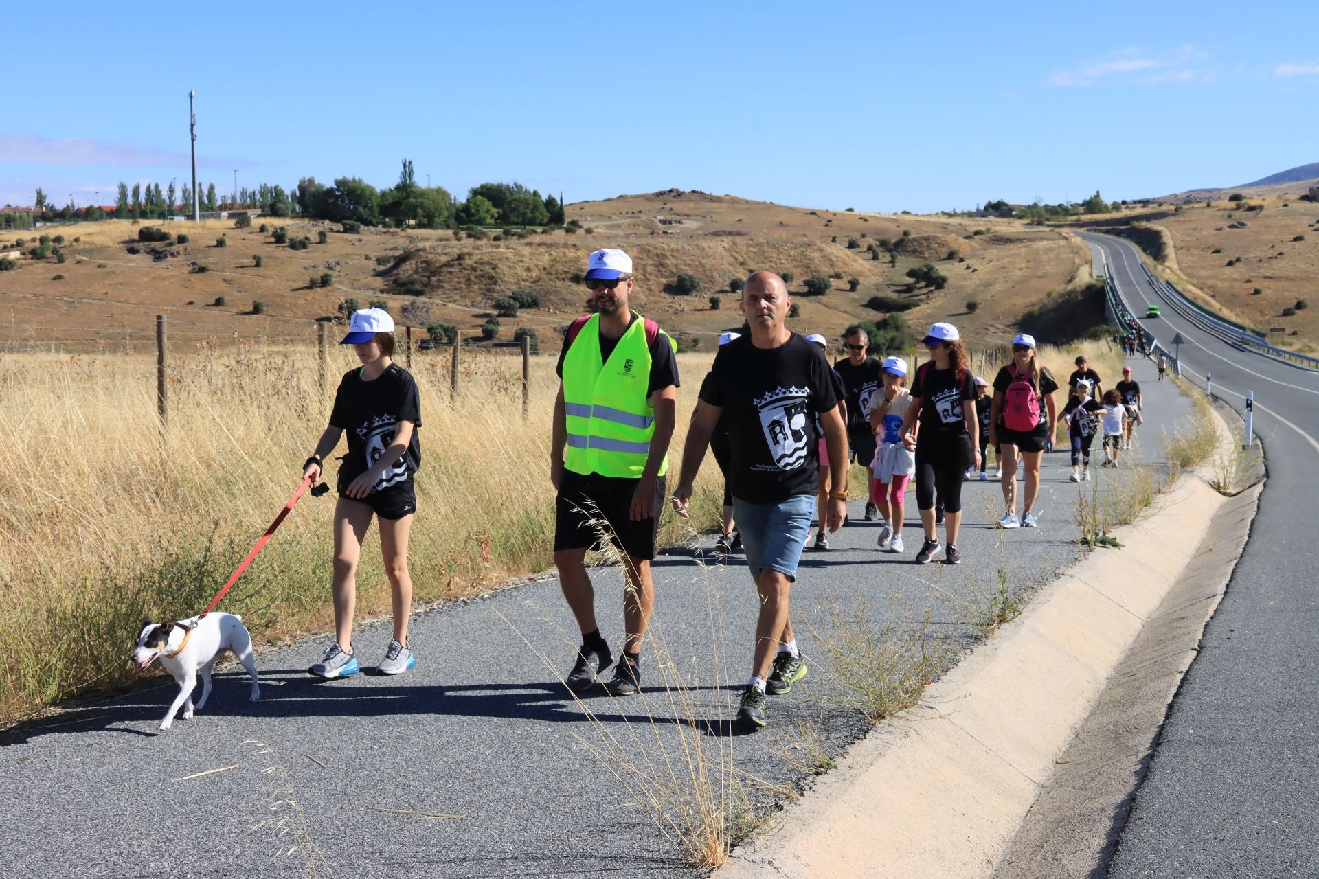 Fotografías de la marcha vecinal en Palazuelos de Eresma