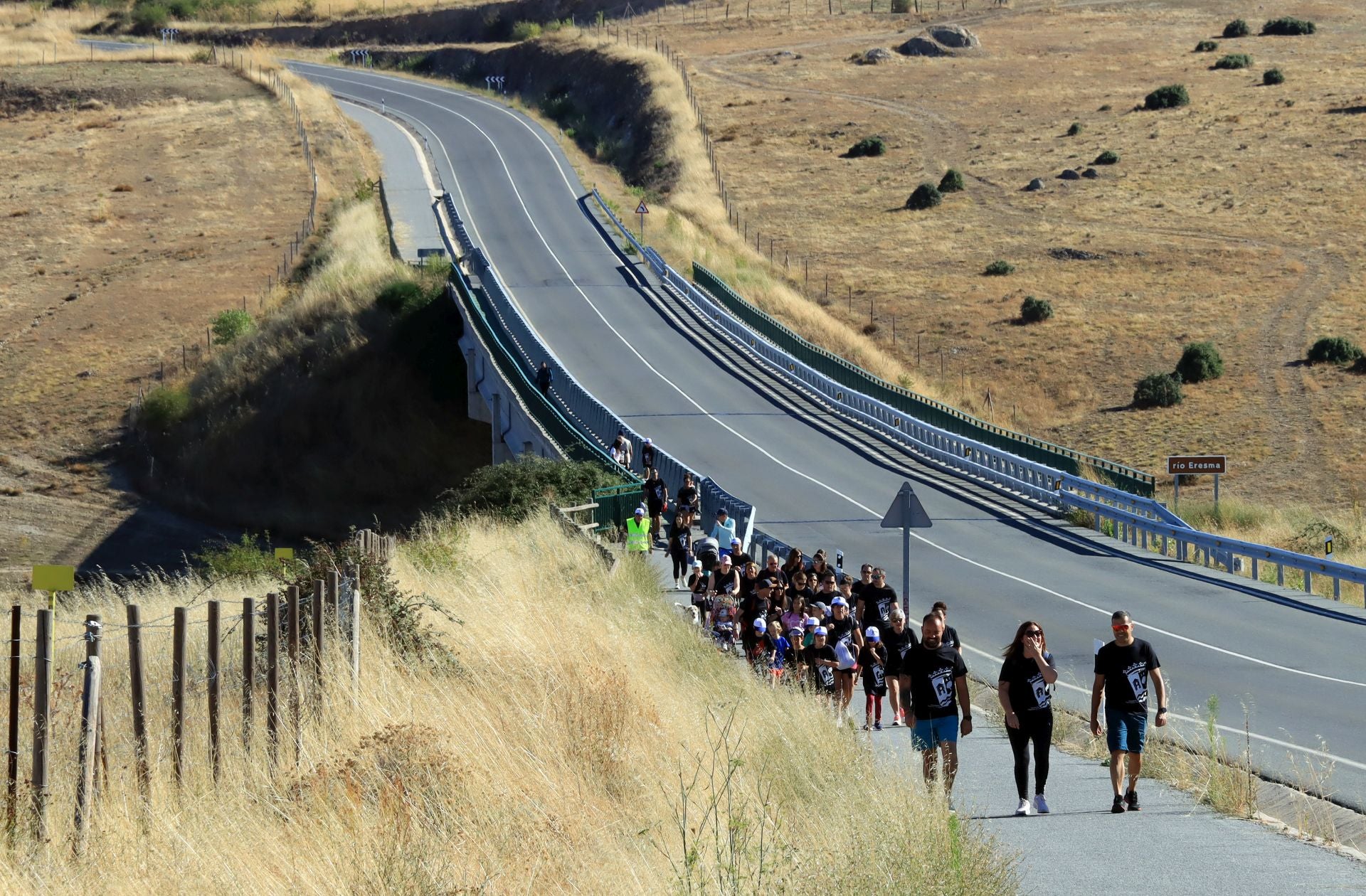 Fotografías de la marcha vecinal en Palazuelos de Eresma