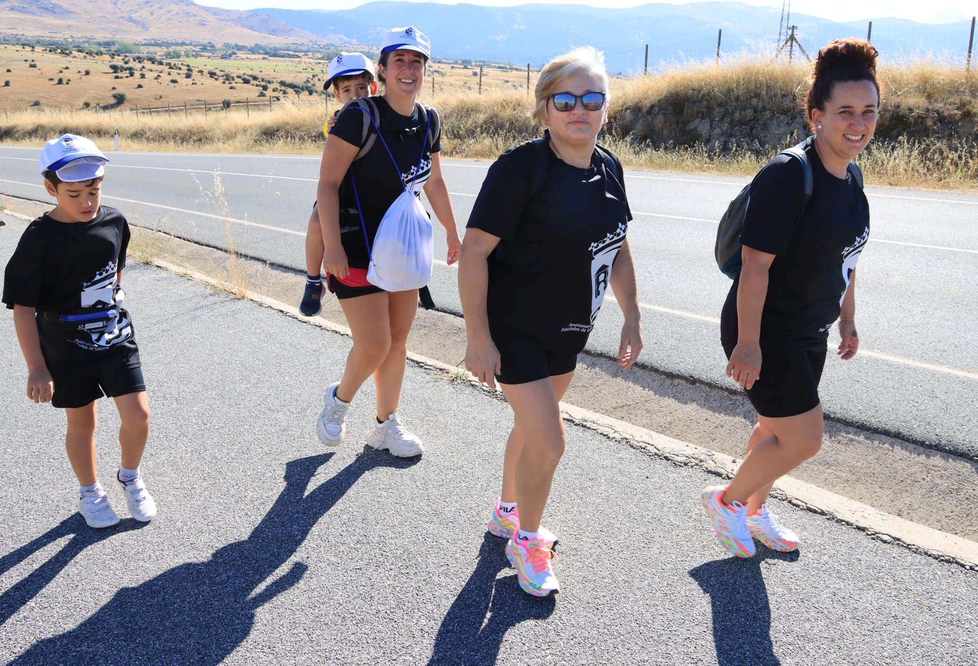 Fotografías de la marcha vecinal en Palazuelos de Eresma