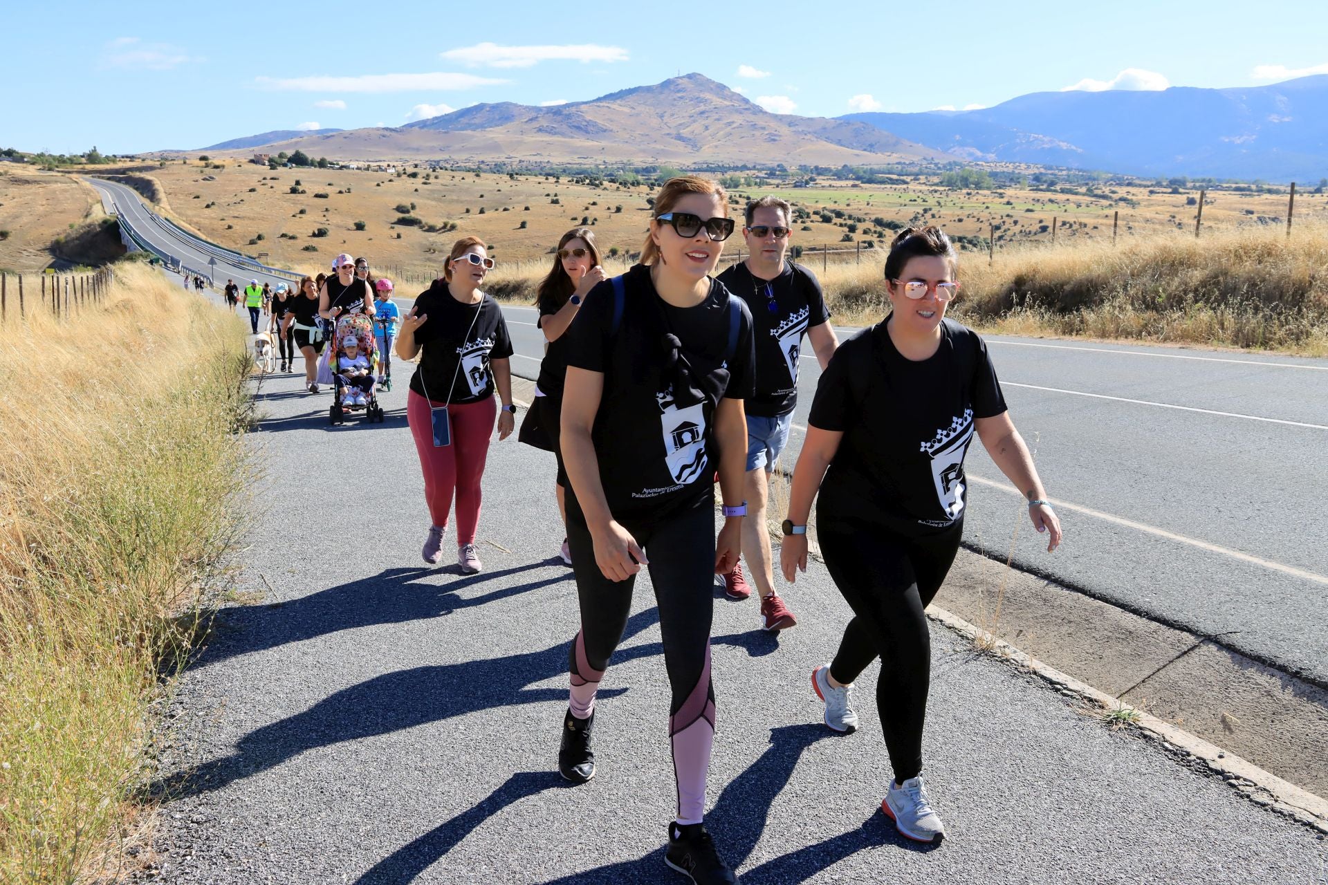 Fotografías de la marcha vecinal en Palazuelos de Eresma