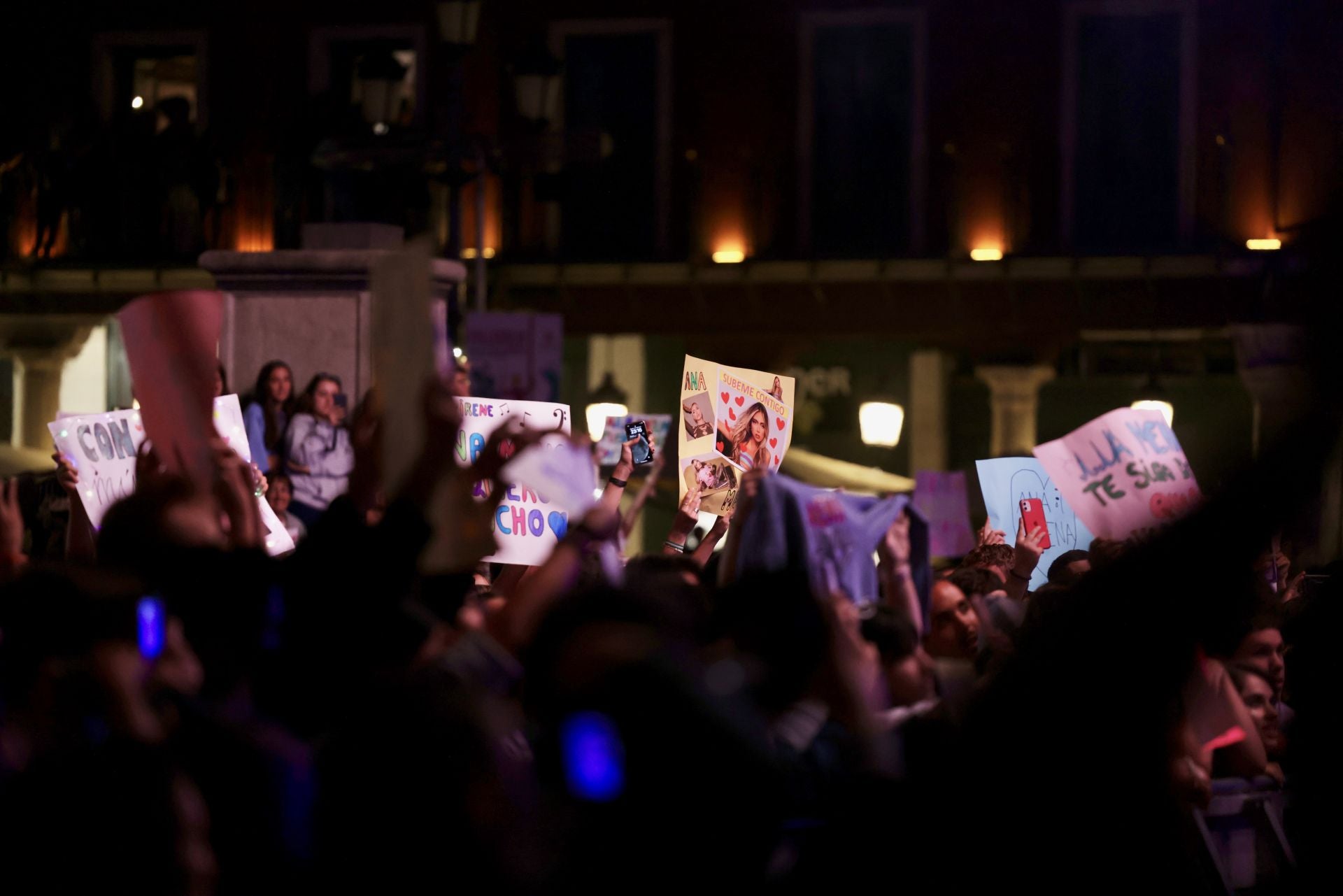 Las fotos del llenazo de Ana Mena en la Plaza Mayor pucelana