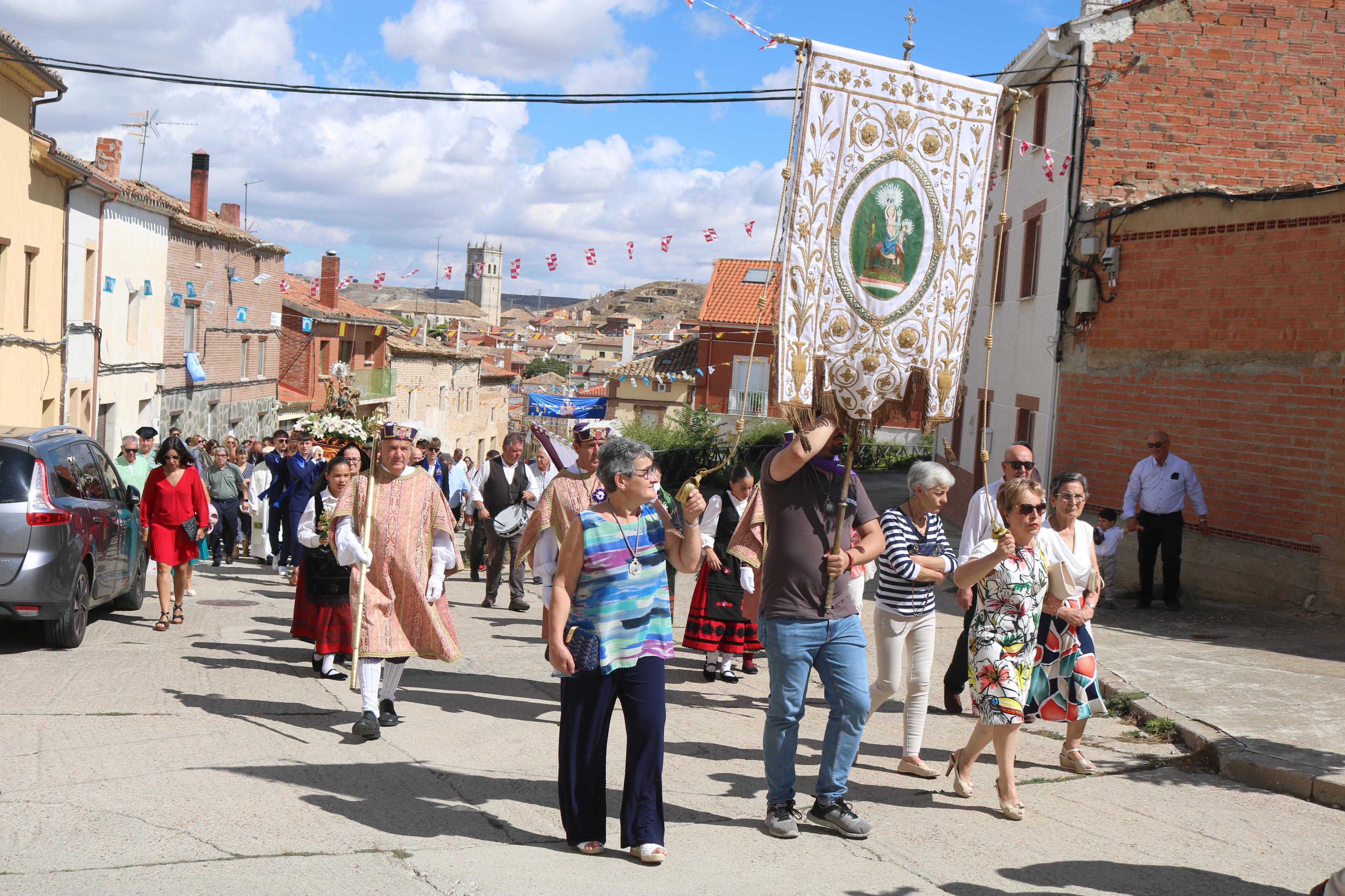 Baltanás se rinde a la Virgen de Revilla