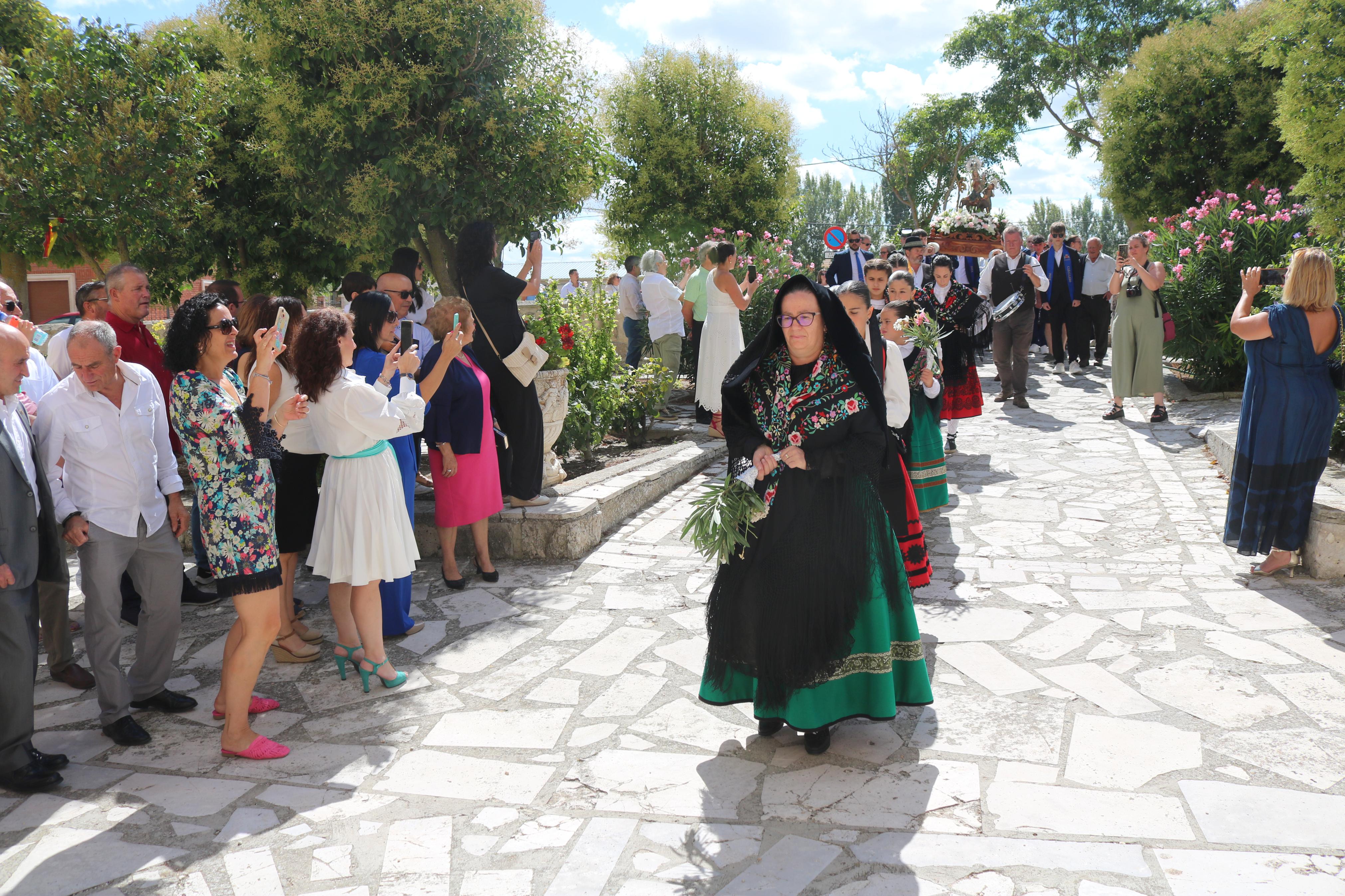 Baltanás se rinde a la Virgen de Revilla
